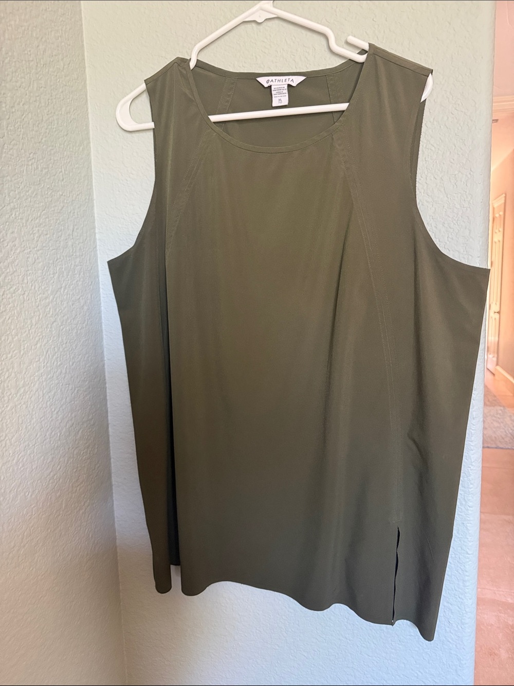 Athleta Olive Sleeveless Scoop Neck Tank